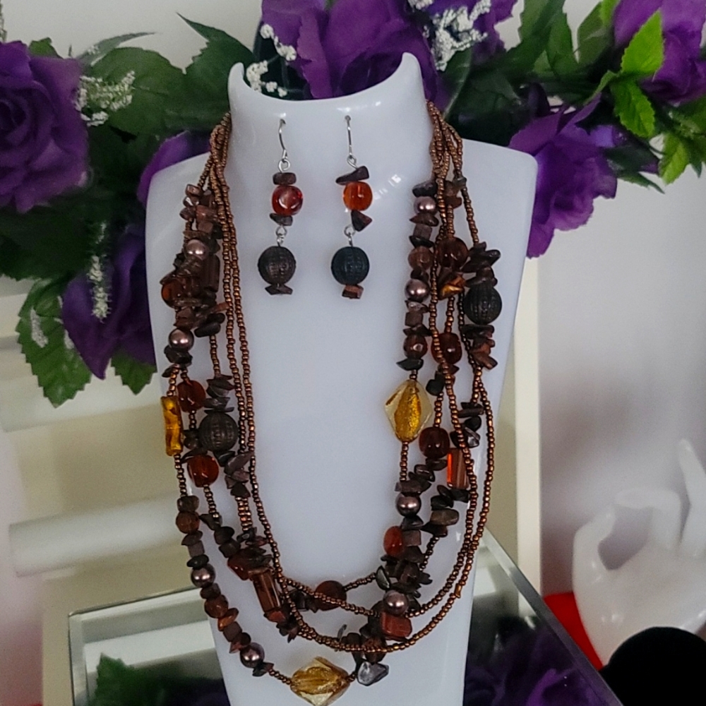 (NWT) Color Wooden Bead Set